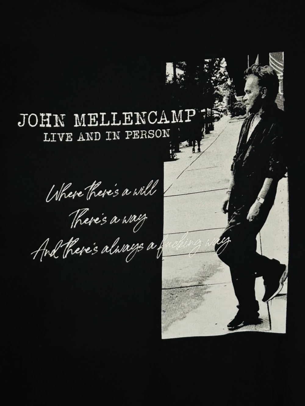 JOHN MELLENCAMP - LIVE AND IN PERSON- Black Graphic Live Concert Tee - Picture 3 of 3